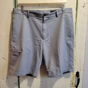 Greg Norman Men's Gray Shorts